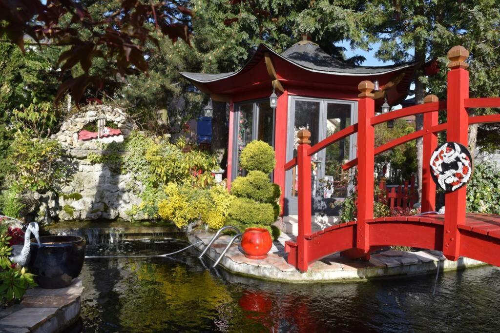 Gite Au Printemps Japonais, Petit Train De La Mure, Parc Des Ecrins Pierre-Chatel Exteriér fotografie