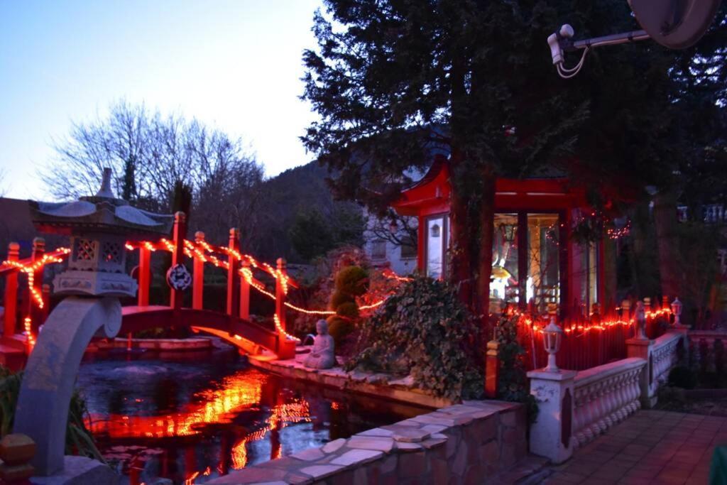 Gite Au Printemps Japonais, Petit Train De La Mure, Parc Des Ecrins Pierre-Chatel Exteriér fotografie