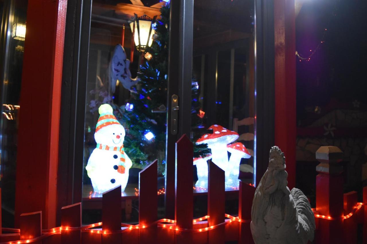 Gite Au Printemps Japonais, Petit Train De La Mure, Parc Des Ecrins Pierre-Chatel Exteriér fotografie